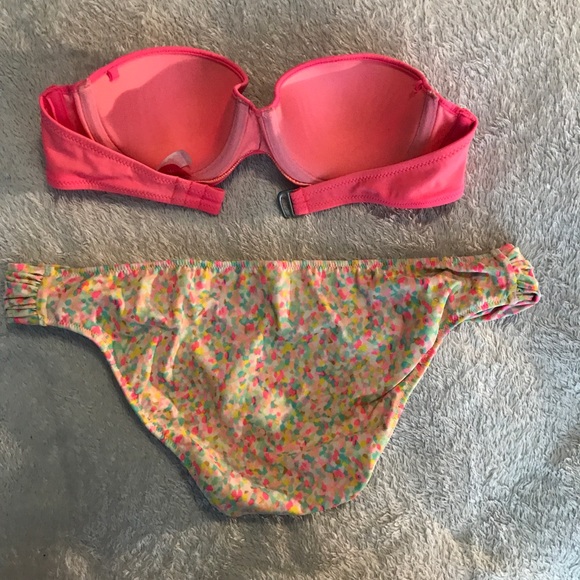 VS Pink Bikini Set - Picture 2 of 3